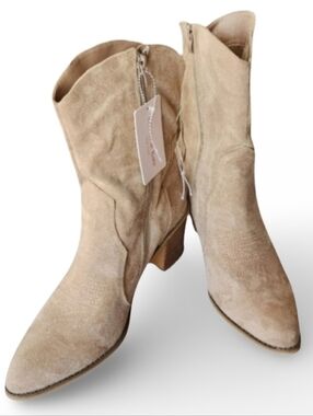 Olivia & Kate Tan Faux‎ Suede Western Boots – Size 9.5 (NWT)